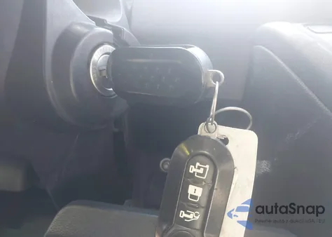 2015 Ram Promaster 2500 High Roof z USA, uszkodzony, nr VIN 3C6TRVDDXFE506066